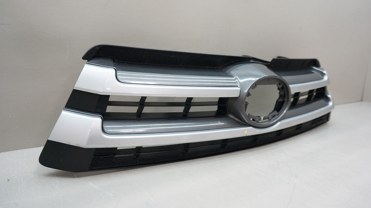 2016-2019 TOYOTA HIGHLANDER FRONT BUMPER RADIATOR GRILLE OEM 53101-0E240