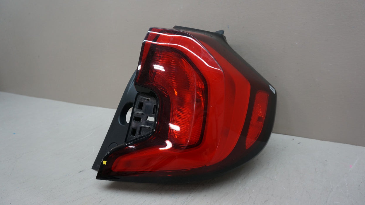 2018-2021 GMC TERRAIN RH RIGHT REAR TAIL LIGHT 84379498 OEM