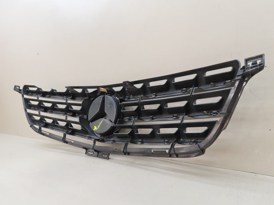 2012-2015 MERCEDES-BENZ ML CLASS W166 FRONT RADIATOR GRILLE OEM A0008880060