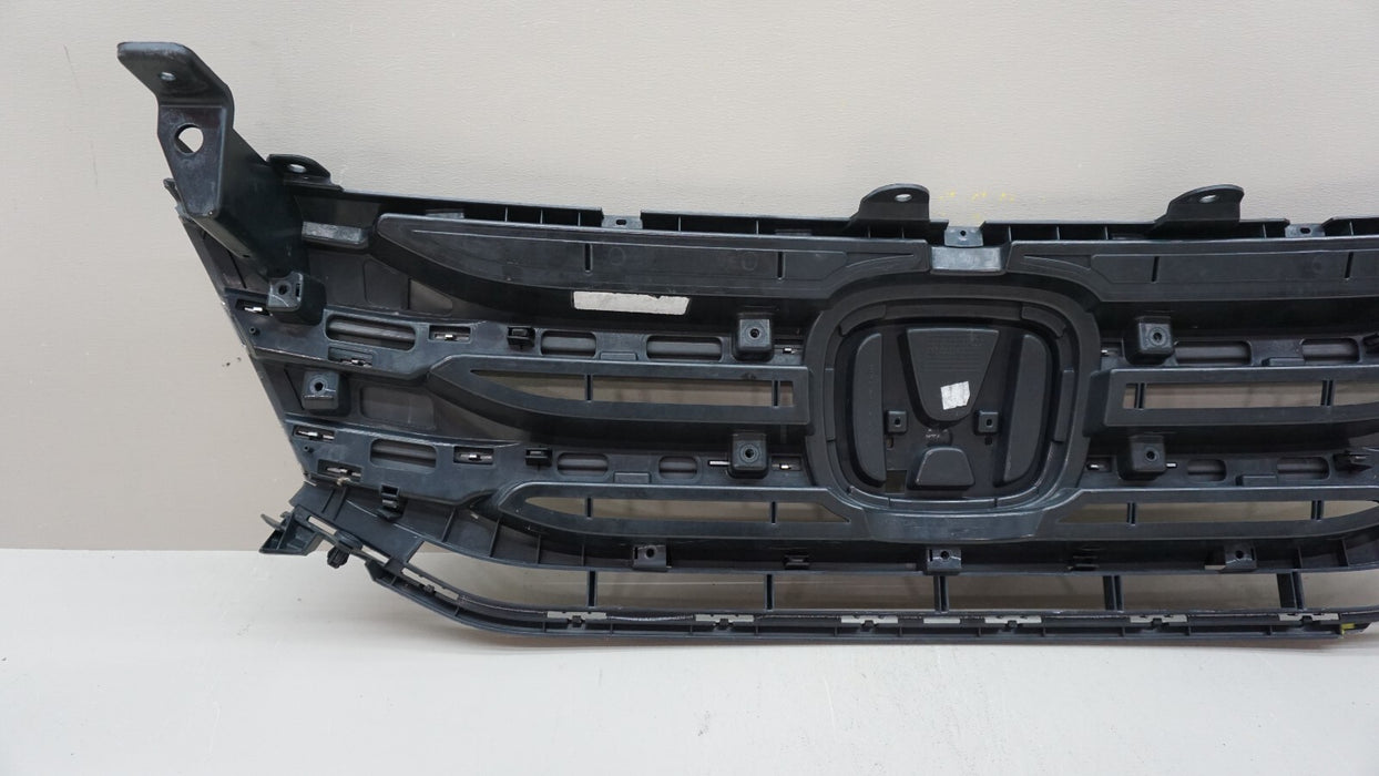 2011-2013 HONDA ODYSSEY FRONT CENTER UPPER RADIATOR GRILLE OEM