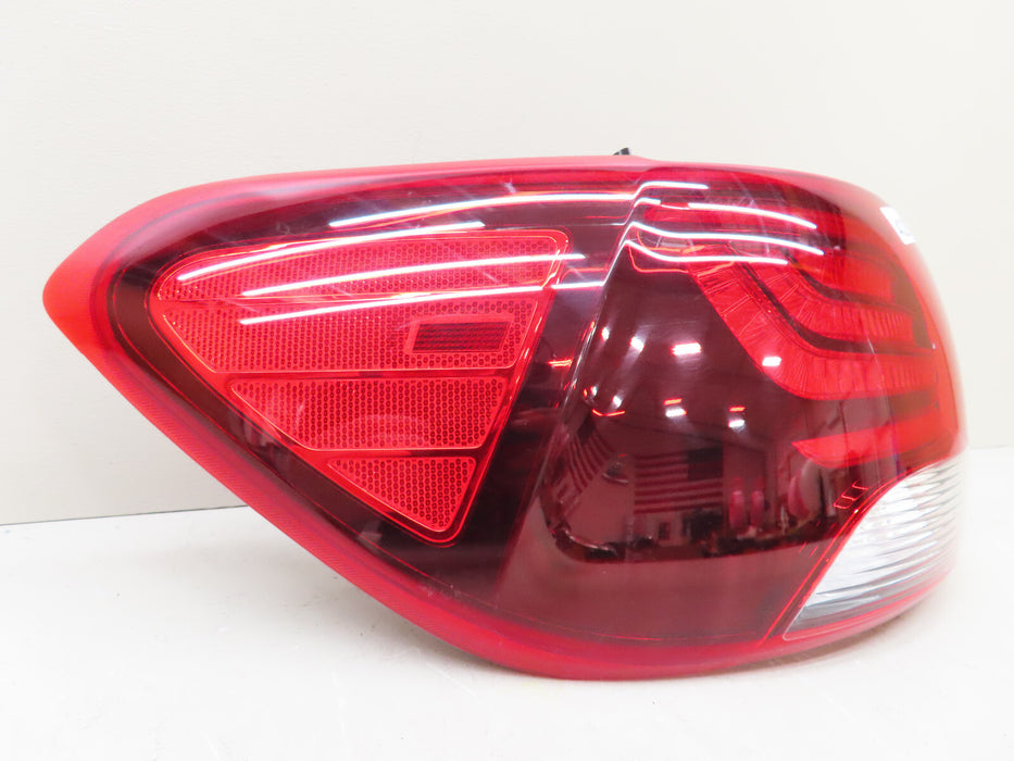 2019-2020 KIA SORENTO LEFT DRIVER SIDE OUTER TAIL LIGHT HALOGEN OEM 92401-C650
