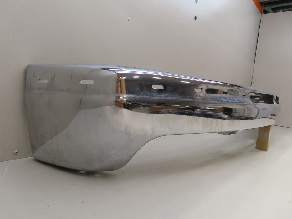 2000-2006 CHEVROLET TAHOE/SUBURBAN FRONT BUMPER METAL OEM
