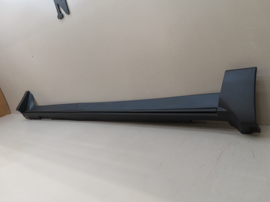 2018-2023 CHEVROLET EQUINOX RIGHT PASSENGER SIDE ROCKER PANEL OEM 84088951