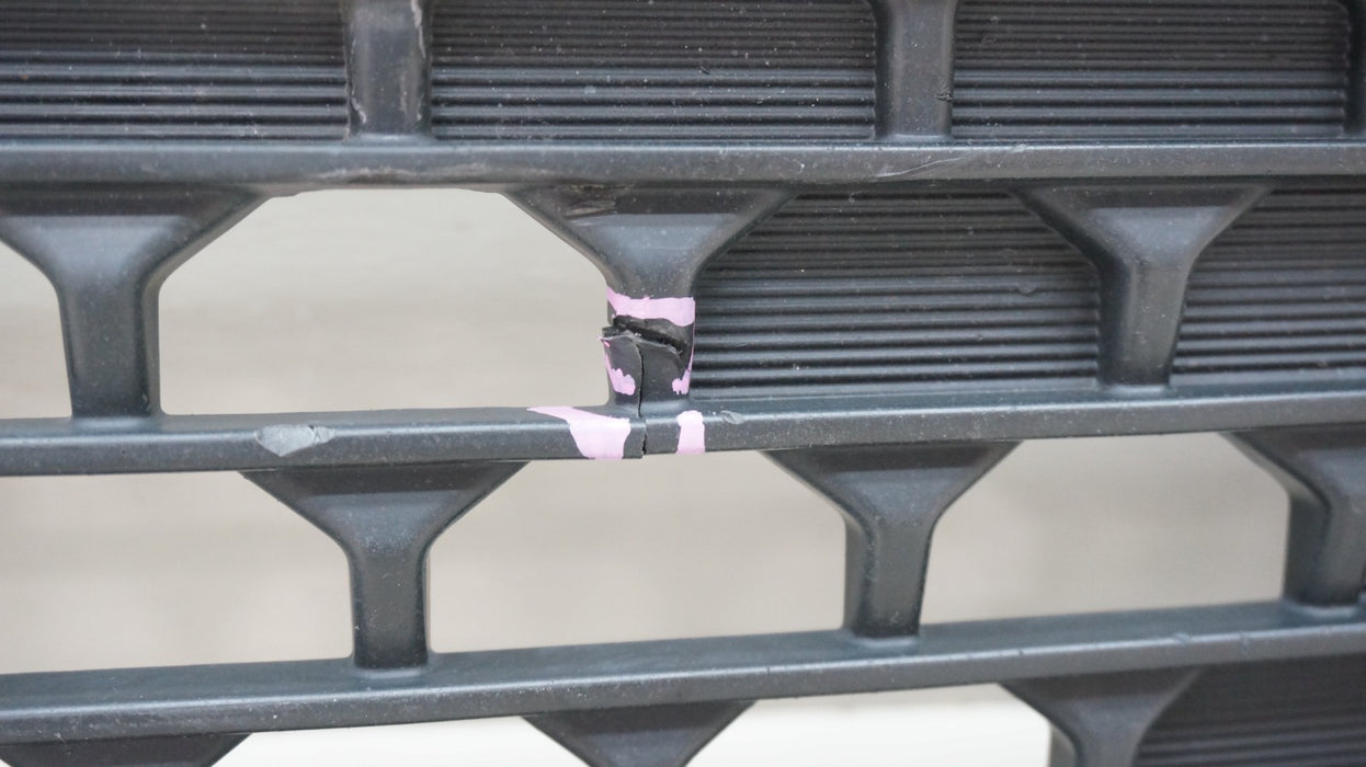 2022-2023 HYUNDAI KONA FRONT LOWER BUMPER GRILLE OEM 86560-J9CA0