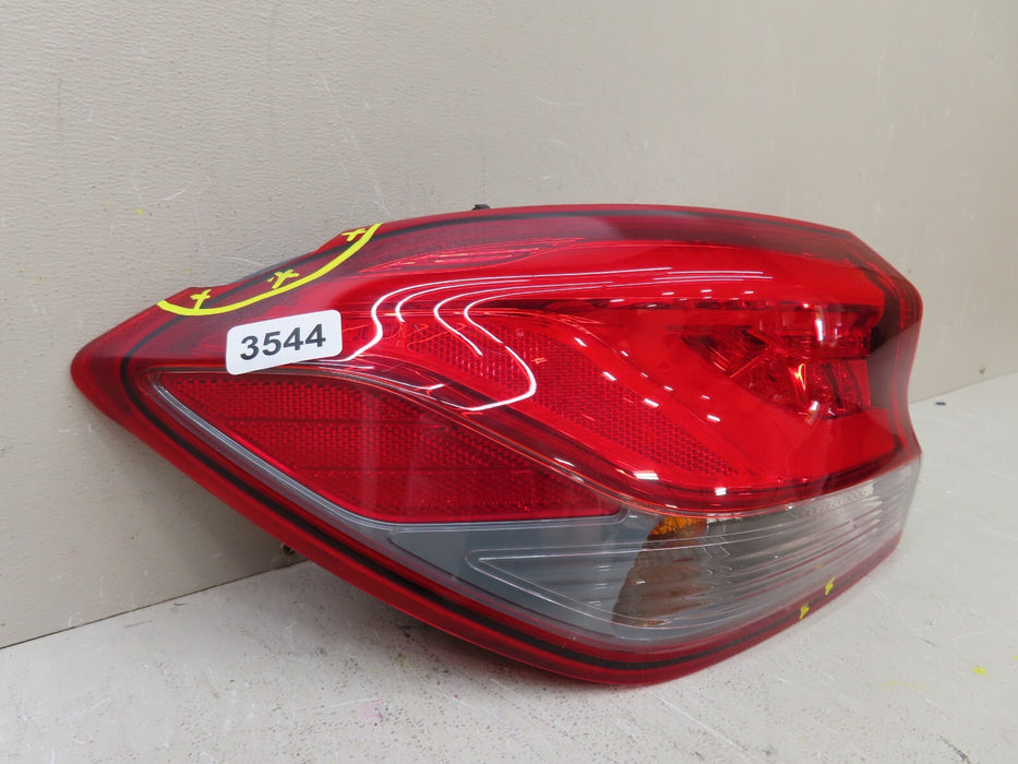 2018-2020 HYUNDAI ELANTRA GT REAR LEFT SIDE OUTER TAIL LIGHT LED OEM 92401-G3110