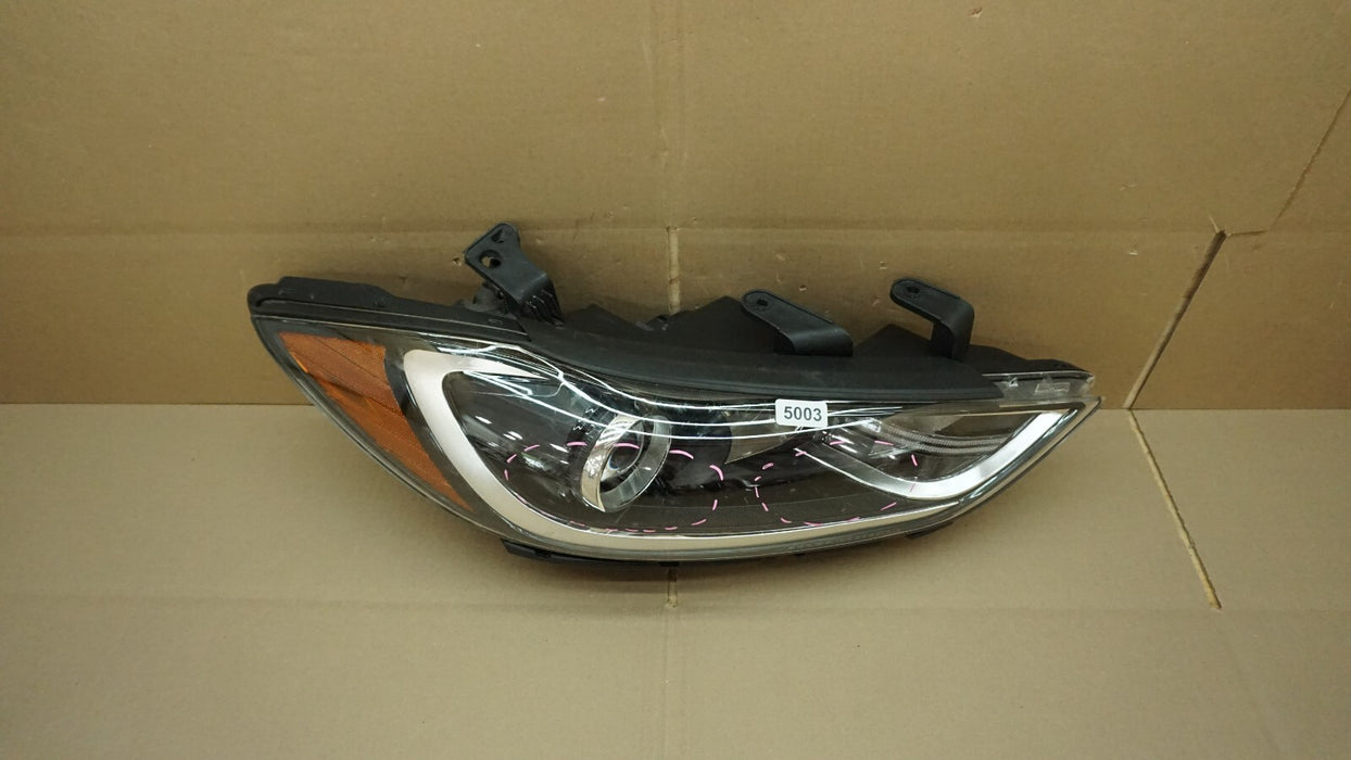 2017-2018 HYUNDAI ELANTRA FRONT RIGHT PASSENGER SIDE HEADLIGHT HALOGEN OEM
