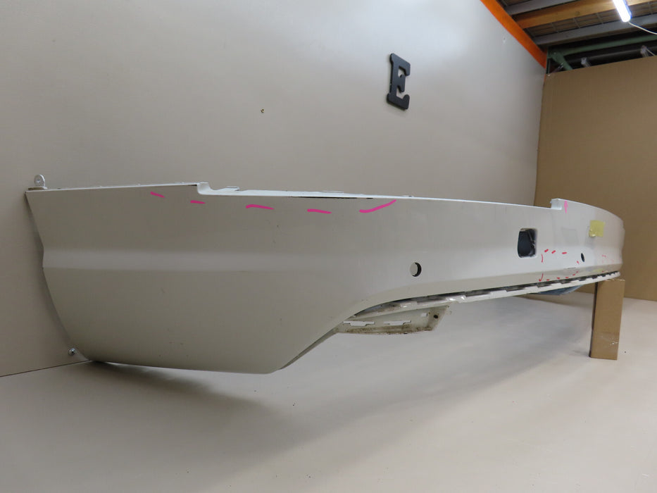 2017-2018 AUDI Q7 REAR MIDDLE BUMPER COVER 17 18 4M0807527B OEM