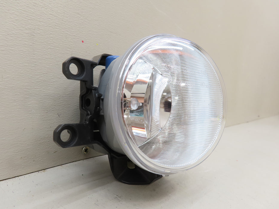2013-2021 TOYOTA 4RUNER/PRIUS FRONT RIGHT PASSENGER SIDE FOG LIGHT OEM