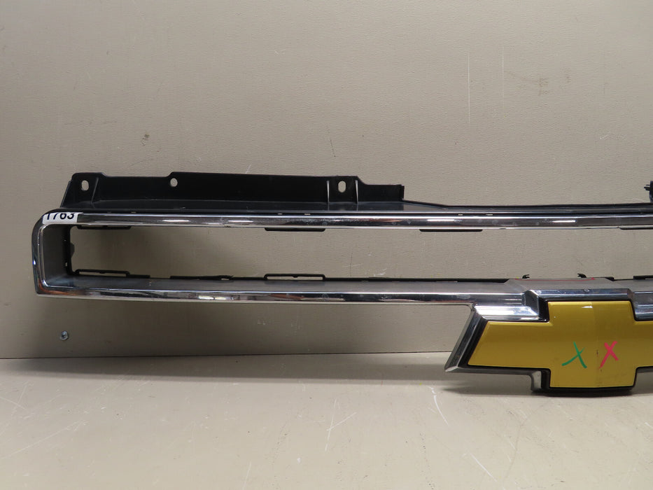 2007-2014 CHEVROLET TAHOE SUBURBAN FRONT UPPER GRILLE 15835087