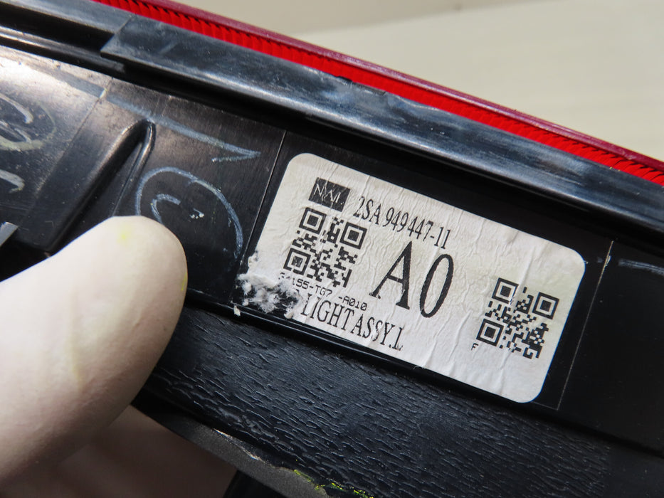 2016-2018 HONDA PILOT RIGHT PASSENGER TAIL LIGHT INNER OEM