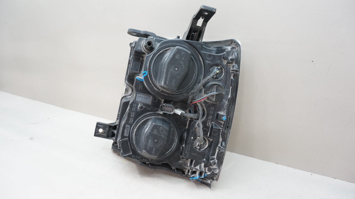 2015-2019 CHEVROLET SILVERADO 2500HD 3500HD RIGHT HALOGEN HEADLIGHT OEM 23389971