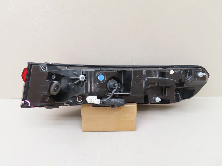 2022 2023 JEEP GRAND CHEROKEE REAR LEFT DRIVER SIDE TAIL LIGHT OEM F00HTC412103