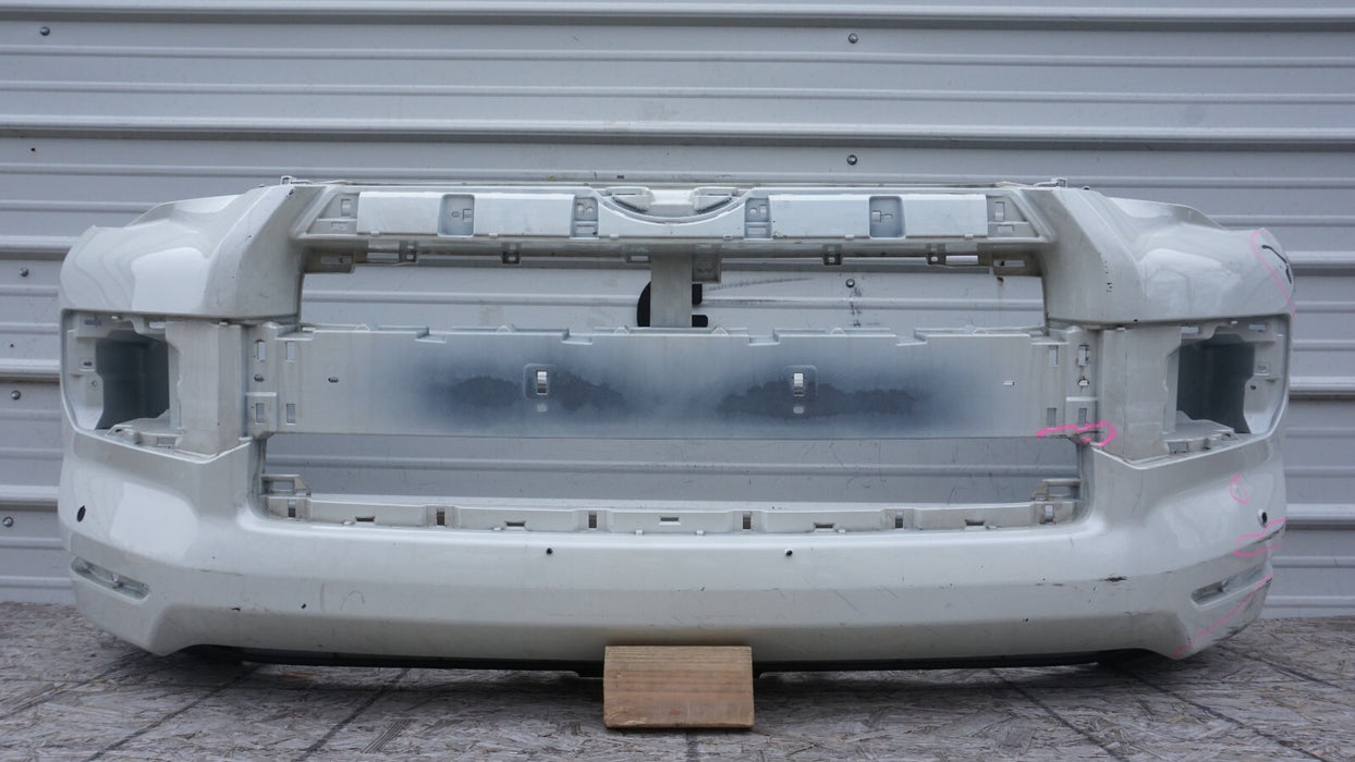 2014-2018 TOYOTA HIGHLANDER FRONT BUMPER COVER OEM 14 15 16 17 18