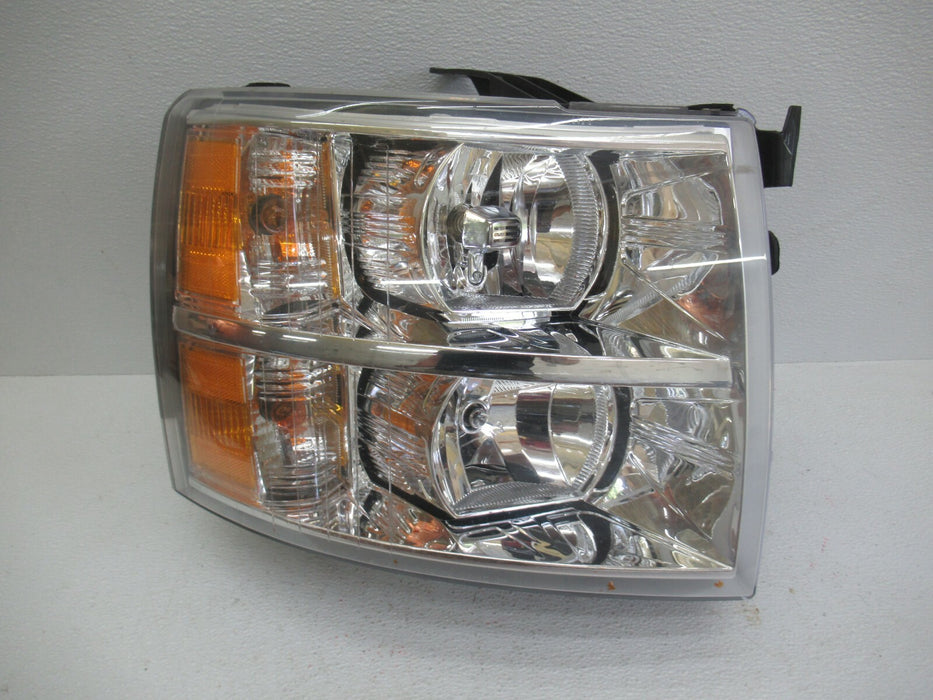 2007-2013 CHEVROLET SILVERADO FRONT RIGHT PASSENGER SIDE HEADLIGHT HALOGEN OEM