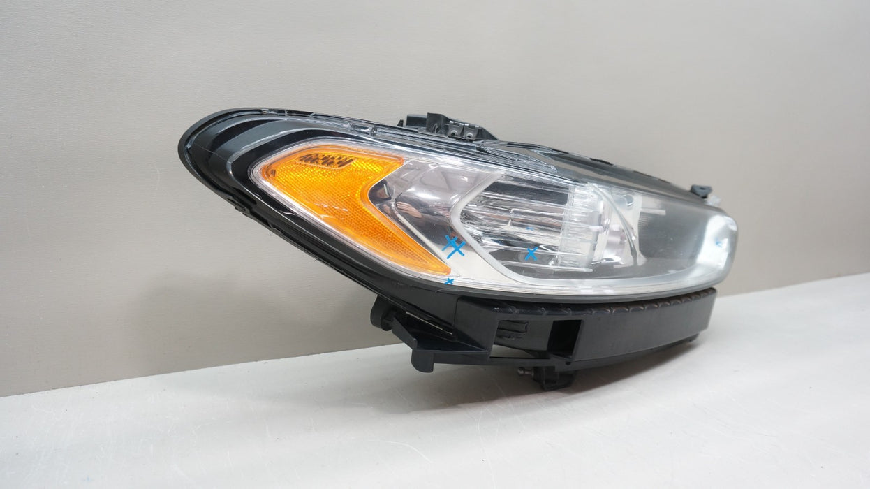 2013-2016 FORD FUSION FRONT RIGHT SIDE HALOGEN HEADLIGHT OEM DS73-13W029-CD