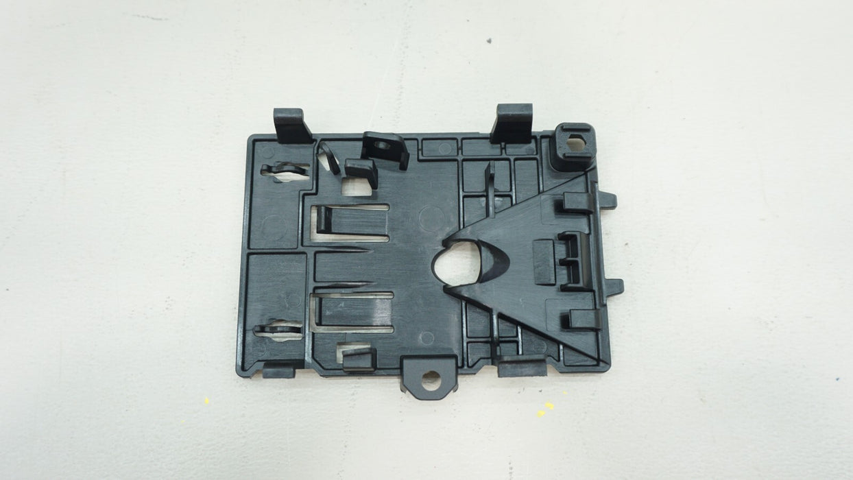 GENUINE GM CHEVROLET GMC FRONT WINDSHIELD CAMERA MOUNTING BRACKET 84362518 OEM