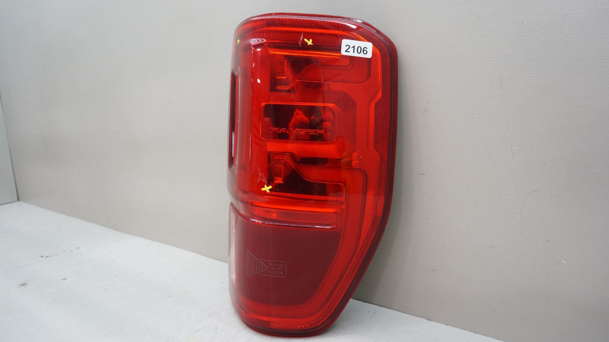 2019-2023 FORD RANGER REAR RIGHT SIDE LED TAIL LIGHT WITH BLINDSPOT OEM