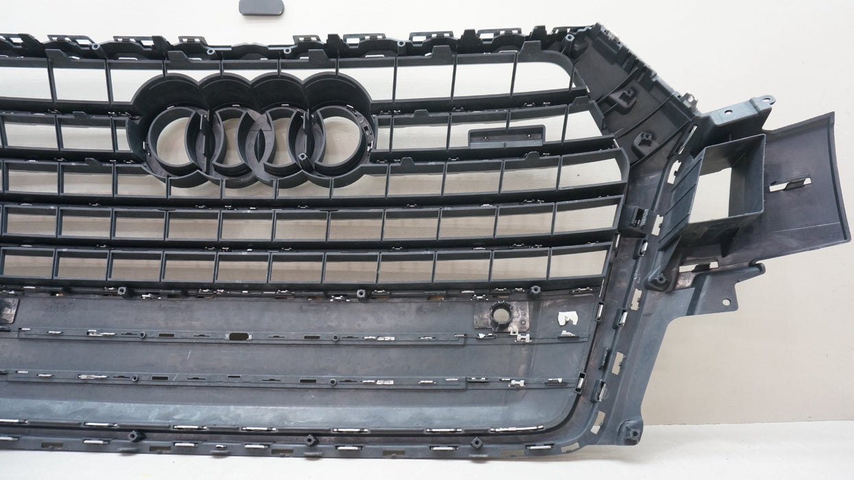 2017-2019 AUDI Q7 QUATTRO FRONT BUMPER UPPER GRILLE OEM 4M0853651