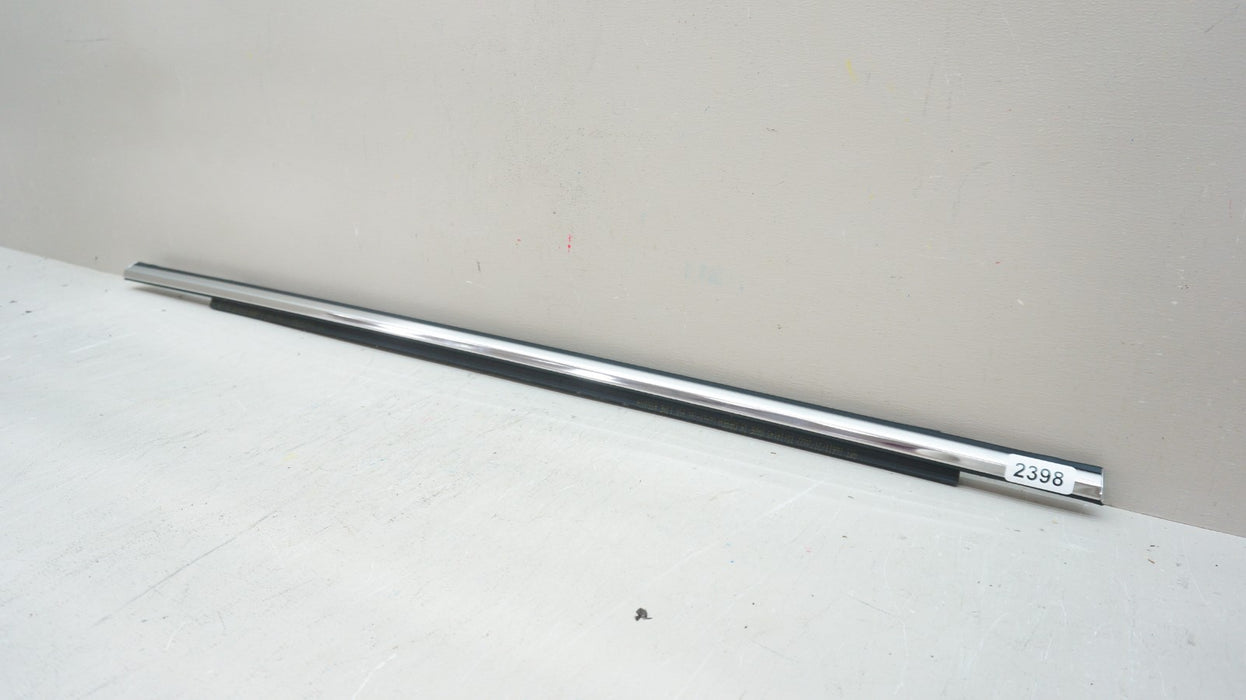 2010-2016 CADILLAC SRX REAR RIGHT DOOR WINDOW BELT MOLDING TRIM OEM 22856933