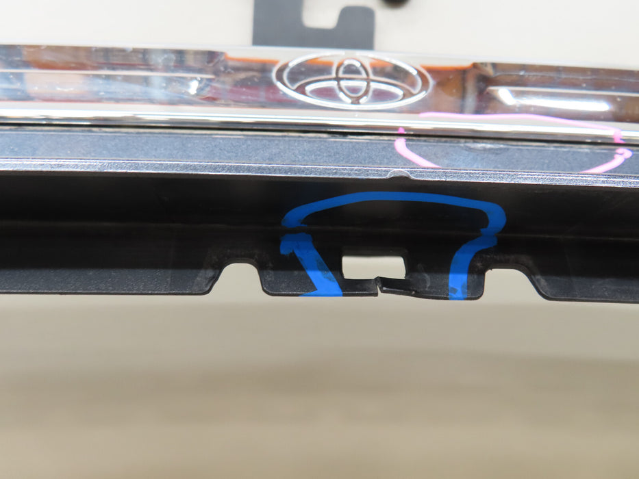 2020 2021  TOYOTA HIGHLANDER REAR BUMPER COVER OEM 52159-0E170