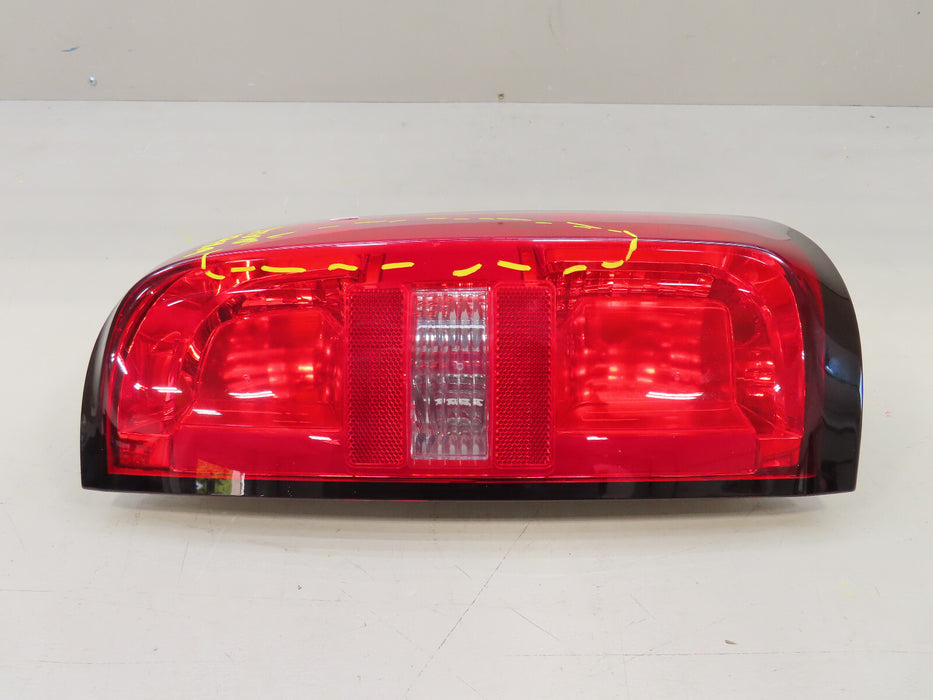 2015-2022 CHEVROLET COLORADO RIGHT PASSENGER SIDE TAIL LIGHT OEM