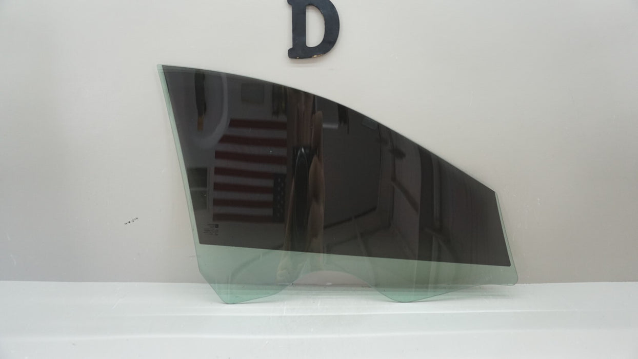 2016-2019 CHEVROLET CRUZE SEDAN FRONT RIGHT PASSENGER SIDE DOOR WINDOW GLASS OEM