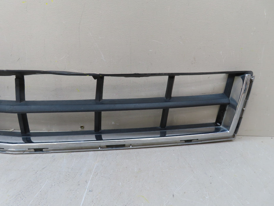 2010-2012 CADILLAC SRX SUV FRONT LOWER CENTER BUMPER GRILLE GRILL OEM 25778326