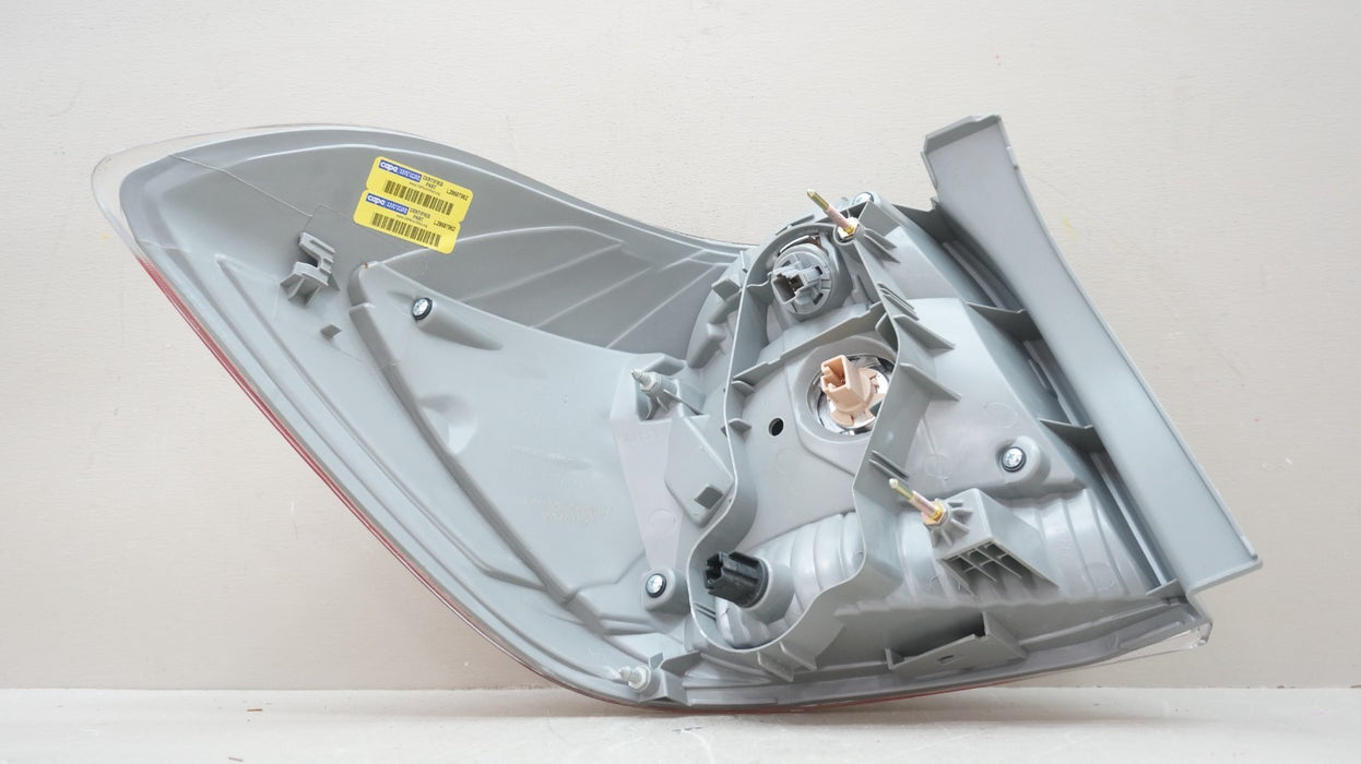 2011-2013 TOYOTA HIGHLANDER REAR RIGHT PASSENGER SIDE TAIL LIGHT CAPA