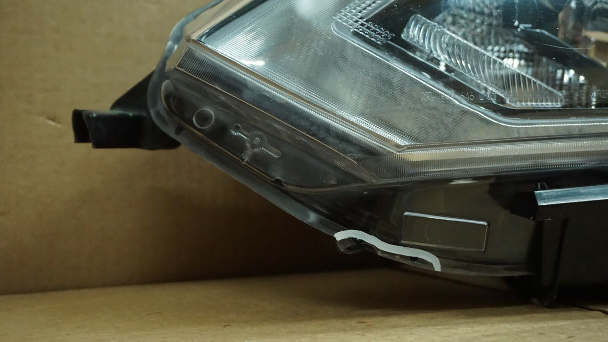 2017-2019 NISSAN ROGUE FRONT LEFT DRIVER SIDE HEADLIGHT HEADLAMP HALOGEN OEM