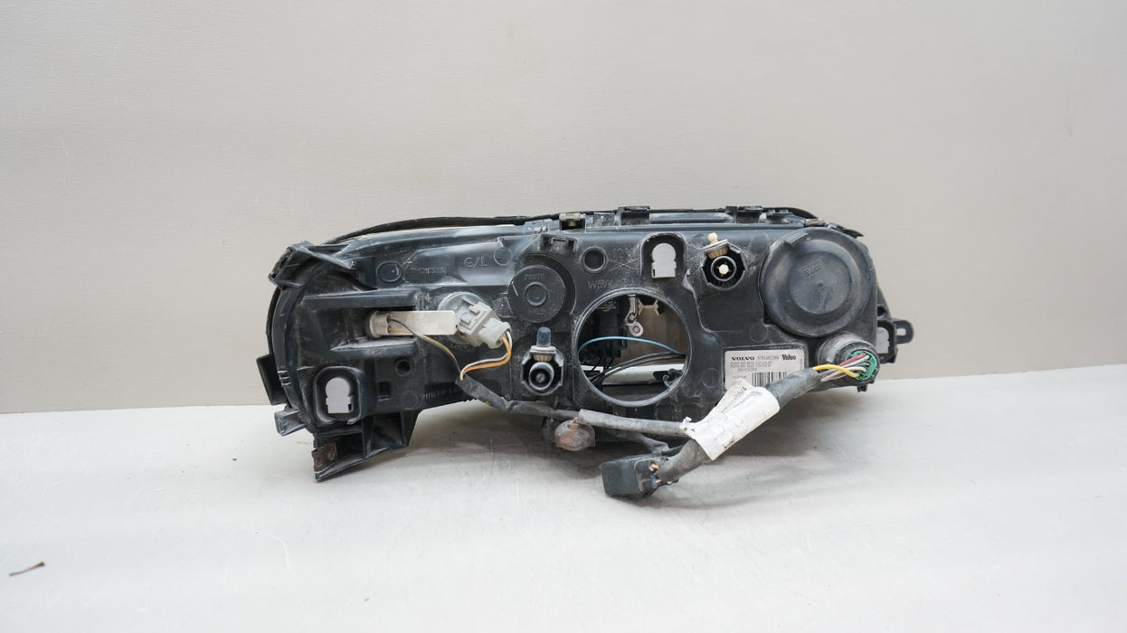 2005-2009 VOLVO S60 FRONT LEFT SIDE HALOGEN HEADLIGHT OEM 30648199