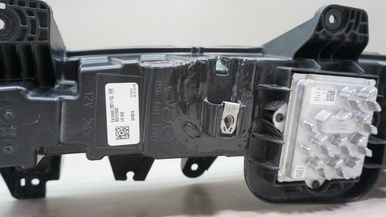 2021-2024 CADILLAC ESCALADE FRONT LEFT DAYTIME RUNNING LIGHT DRL OEM 85117442
