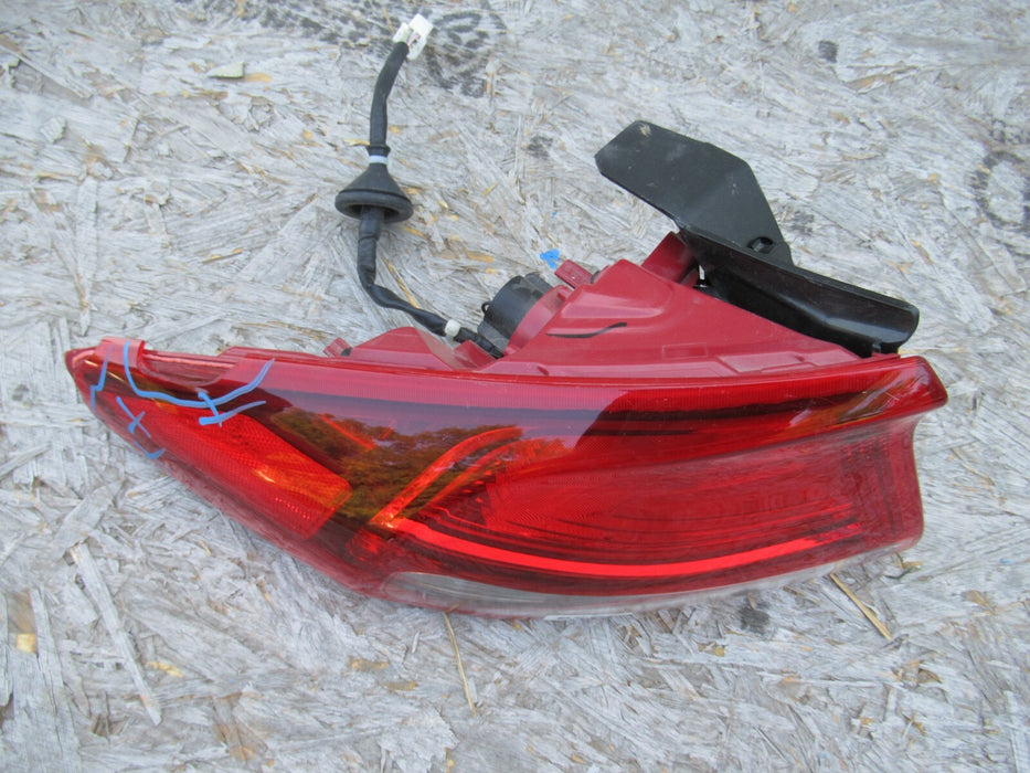 2017-2020 HYUNDAI IONIQ REAR LEFT DRIVER SIDE TAIL LIGHT HALOGEN LAMP 18 19 OEM