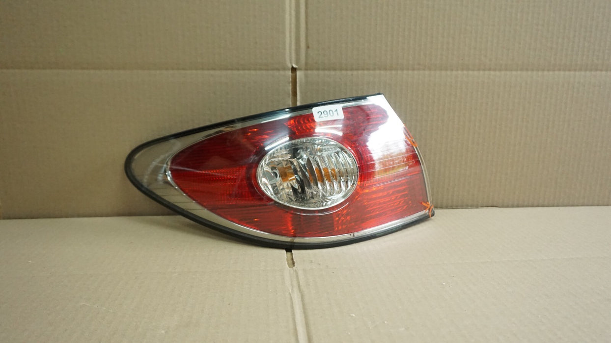2002-2004 LEXUS ES300 REAR LEFT DRIVER SIDE OUTER TAIL LIGHT LAMP OEM 02 03 04