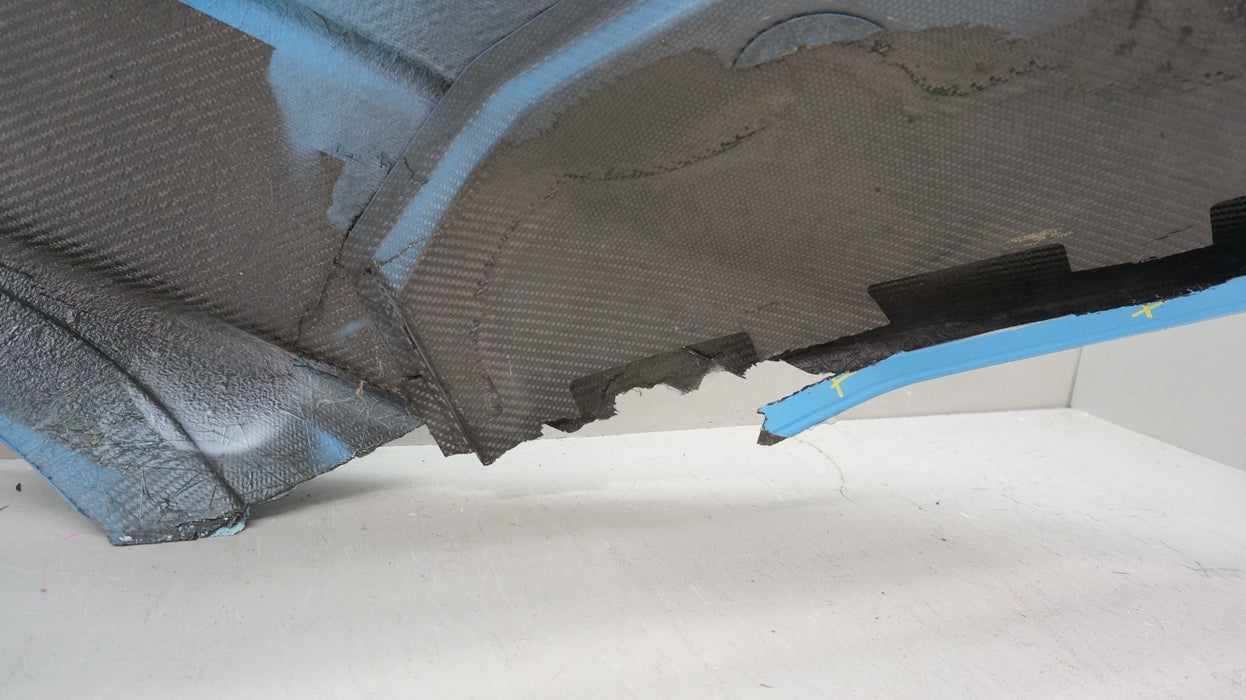 *DAMAGED LAMBORGHINI HURACAN STO REAR RIGHT QUARTER PANEL CARBON FIBER OEM