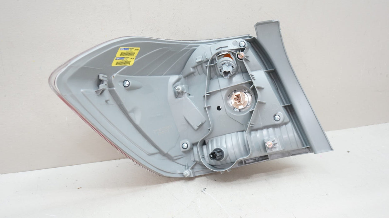 2011-2013 TOYOTA HIGHLANDER REAR RIGHT PASSENGER SIDE TAIL LIGHT CAPA