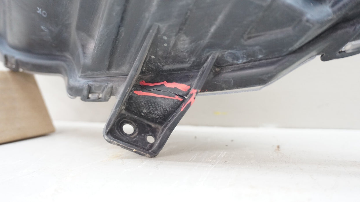 2016-2018 HYUNDAI TUCSON FRONT RIGHT PASSENGER SIDE FOG DLR LIGHT OEM
