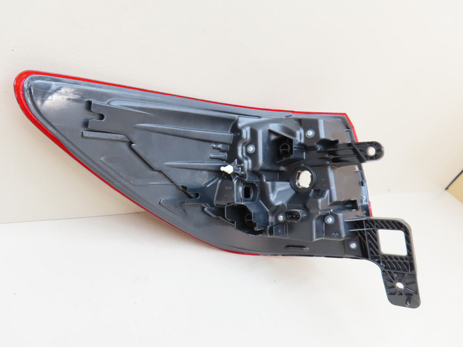 2015-2019 SUBARU OUTBACK REAR RIGHT PASSENGER SIDE TAIL LIGHT OEM