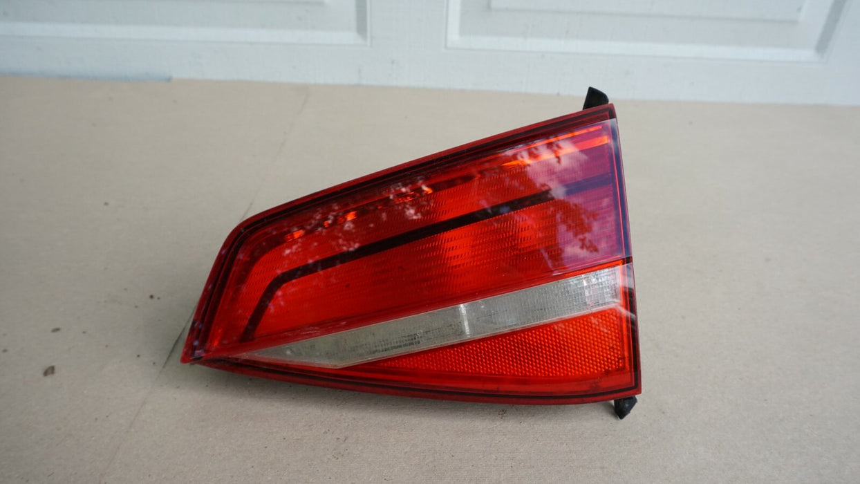 2015-2016 VOLKSWAGEN PASSAT RIGHT PASSENGER SIDE TRUNK INNER TAIL LIGHT OEM