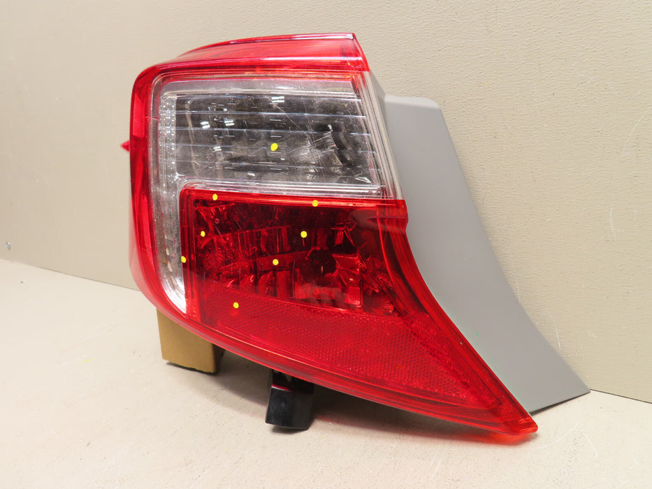 2012 2014 TOYOTA CAMRY LEFT DRIVER SIDE OUTER TAIL LIGHT HALOGEN OEM