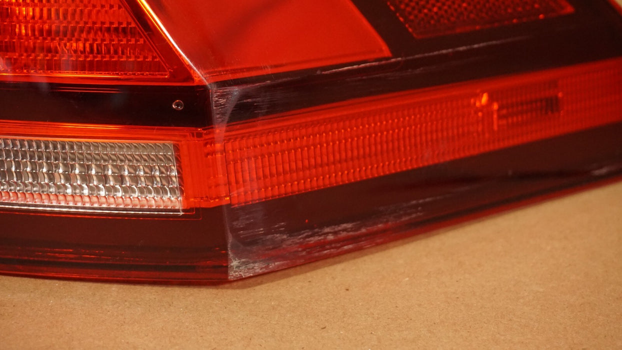 2018-2020 VOLKSWAGEN TIGUAN RIGHT PASSENGER SIDE OUTER TAIL LIGHT LAMP OEM