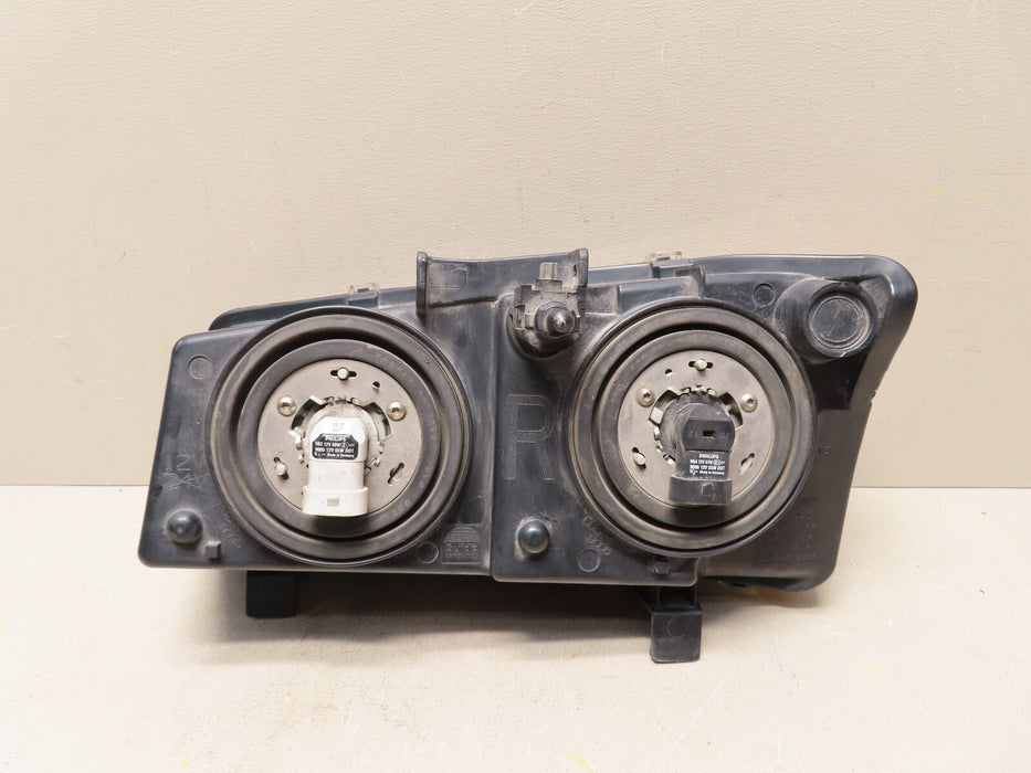 2003-2007 CHEVROLET SILVERADO 1500 AVALANCHE RH PASSENGER HEADLIGHT HALOGEN OEM