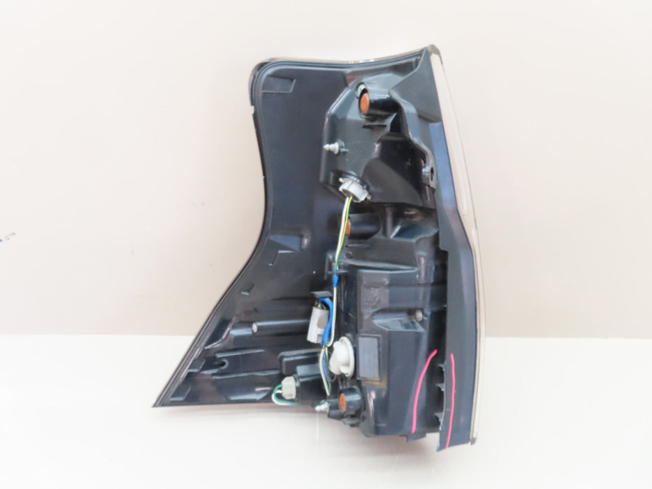2014-2020 LEXUS GS460 REAR RIGHT PASSENGER TAIL LIGHT OEM