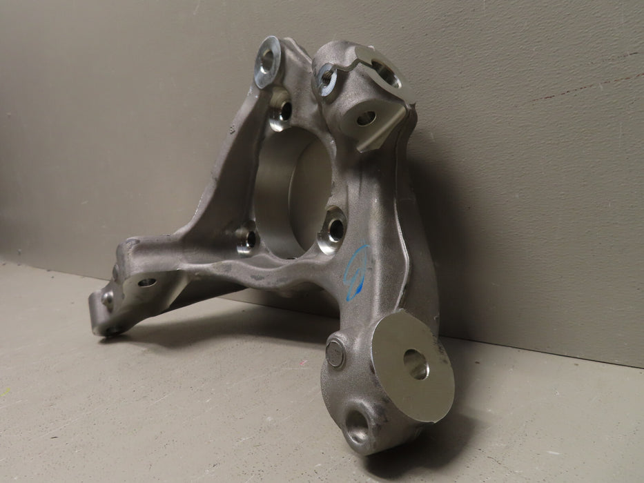 2013-2016 CHEVY MALIBU FRONT LEFT SIDE STEERING KNUCKLE P# 13243519 OEM