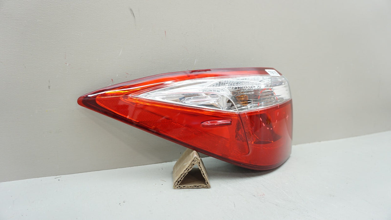 2014-2016 TOYOTA COROLLA REAR RH RIGHT PASSENGER SIDE OUTER TAIL LIGHT OEM
