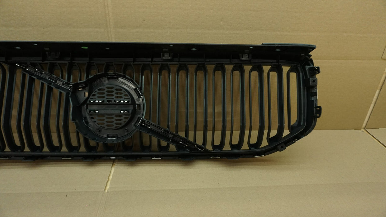 2019-2022 VOLVO XC40 FRONT BUMPER UPPER GRILL GRILLE OEM 31656581 19 20 21 22
