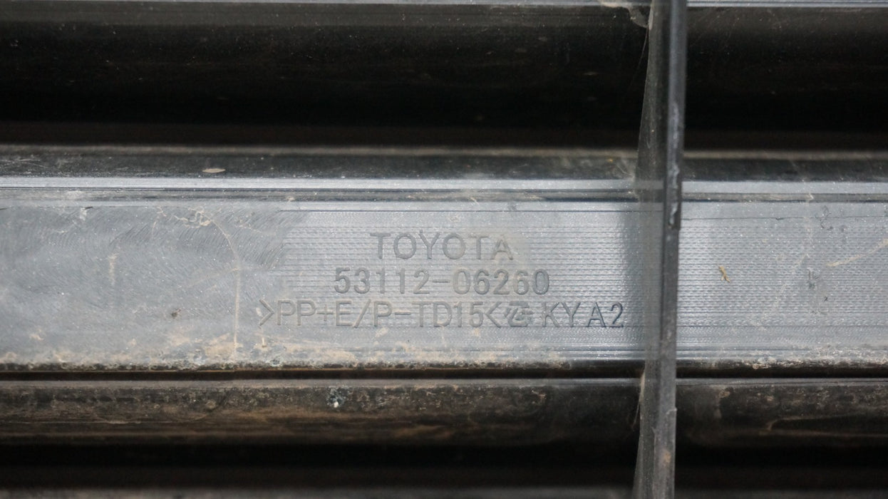 2015-2017 TOYOTA CAMRY FRONT BUMPER RADIATOR GRILLE OEM 53112-06260
