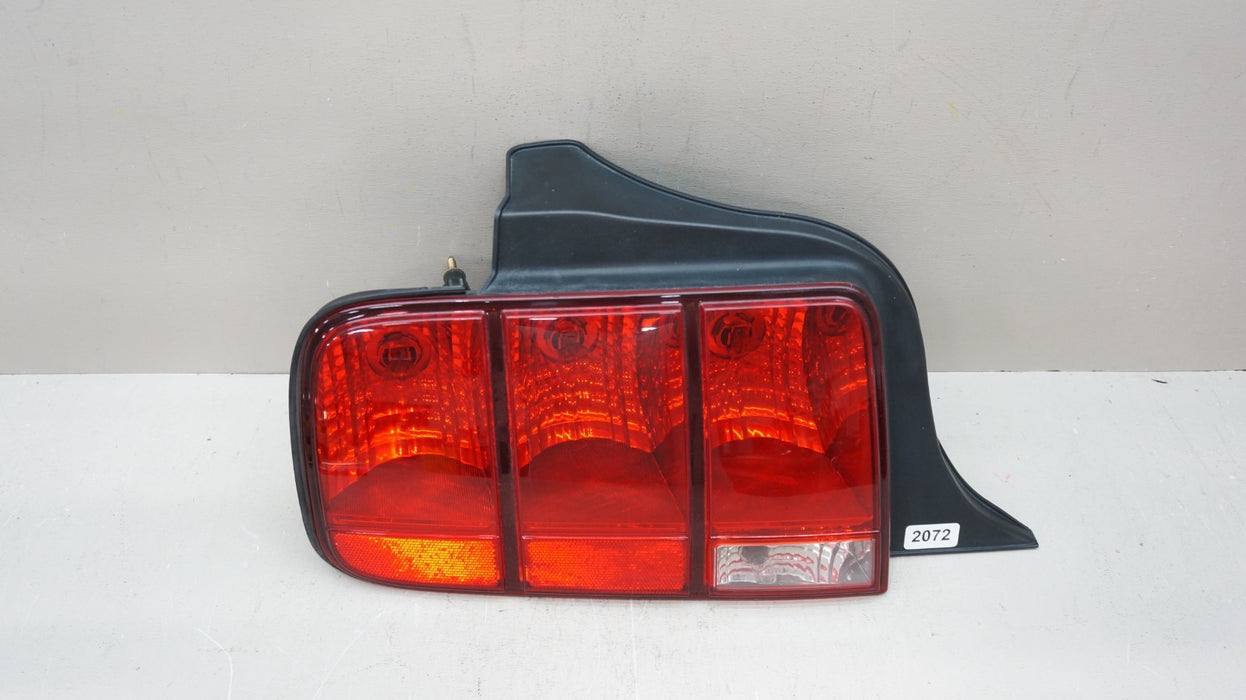 2005-2009 FORD MUSTANG REAR LEFT DRIVER SIDE TAIL LIGHT OEM 5R3T13A412