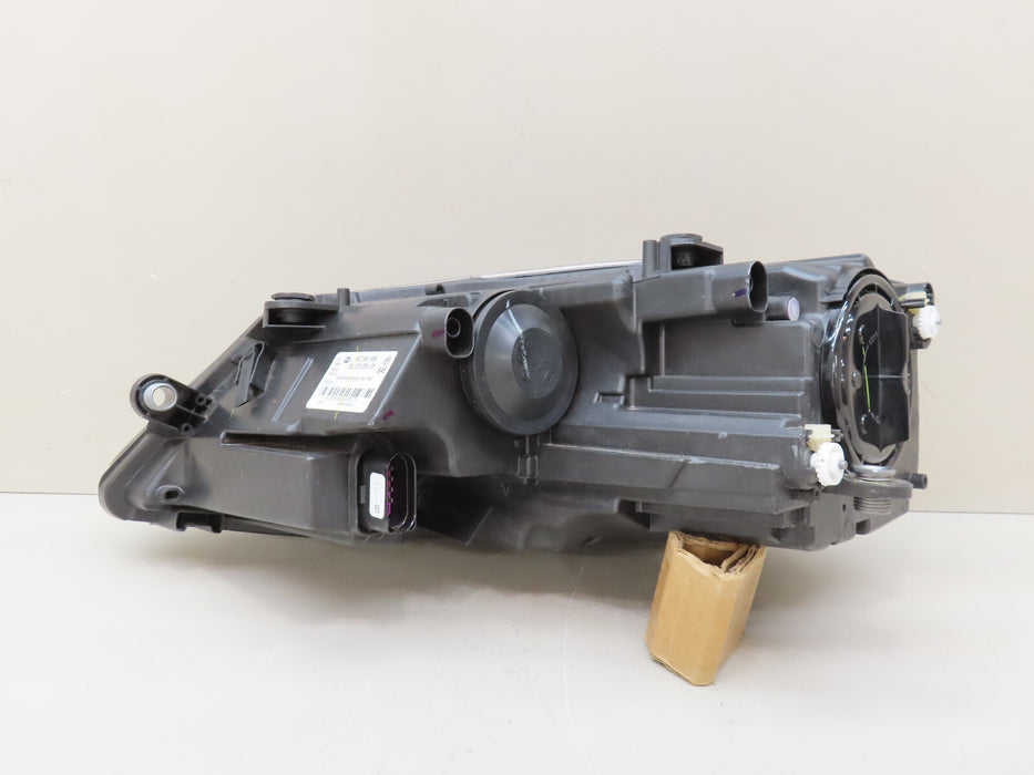 2011-2018 VOLKSWAGEN JETTA FRONT RIGHT PASSENGER SIDE HEADLIGHT OEM