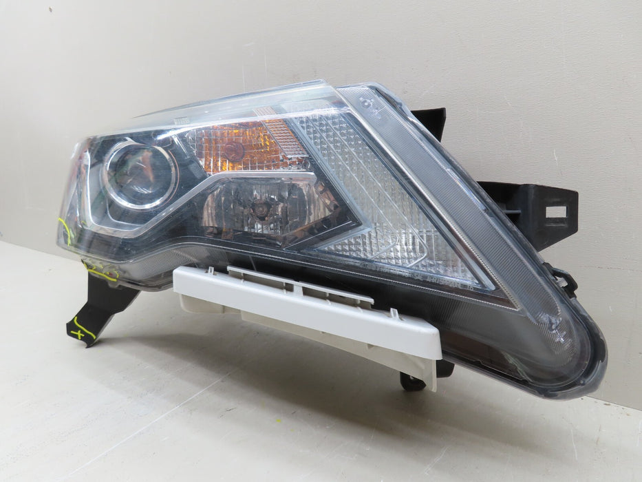 2017-2019 NISSAN PATHFINDER FRONT RIGHT PASSENGER HEADLIGHT LAMP HALOGEN OEM