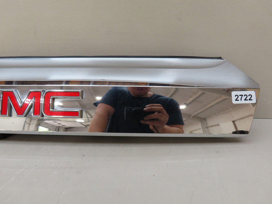 2010-2015 GMC TERRAIN REAR TAIL GATE MOLDING TRIM W/CAMERA OEM 23188128